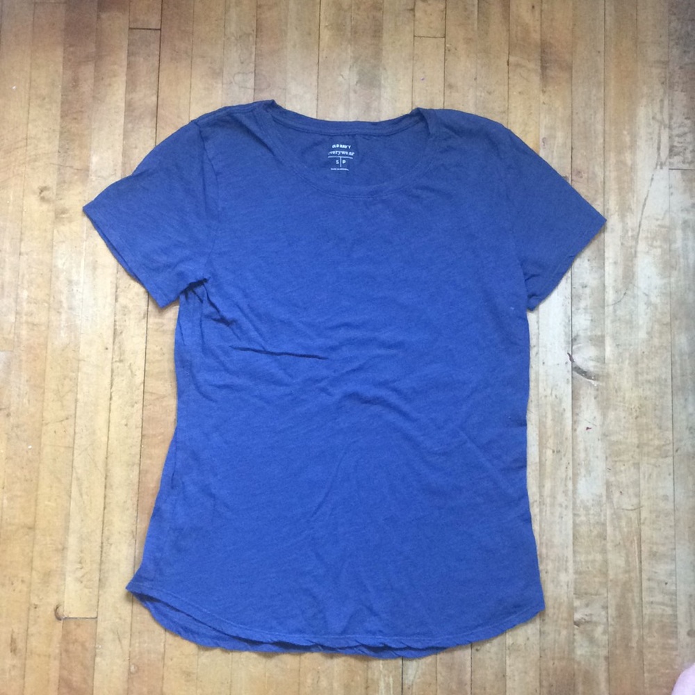 Old Navy plain blue tshirt